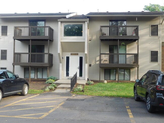 Building Photo - 30042 W 12 Mile Rd Unit 52