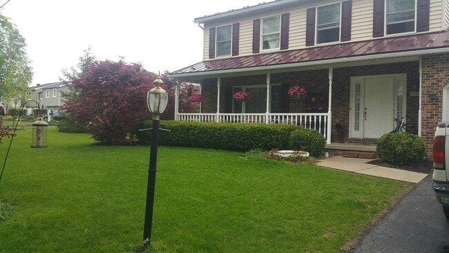 Photo - 1330 Charles St