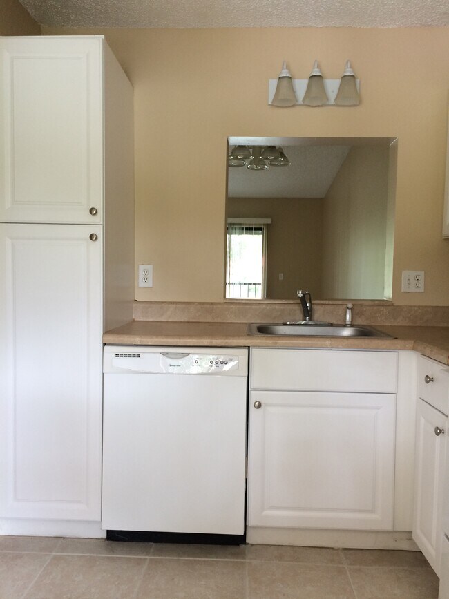 Dishwasher - 6649 Somerset Dr Unit #102