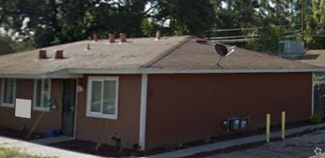 Building Photo - Leon Avenue - Nice Wood Cabinets Rental