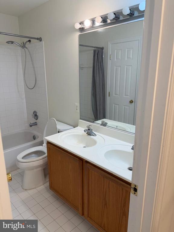 47678 Comer Square