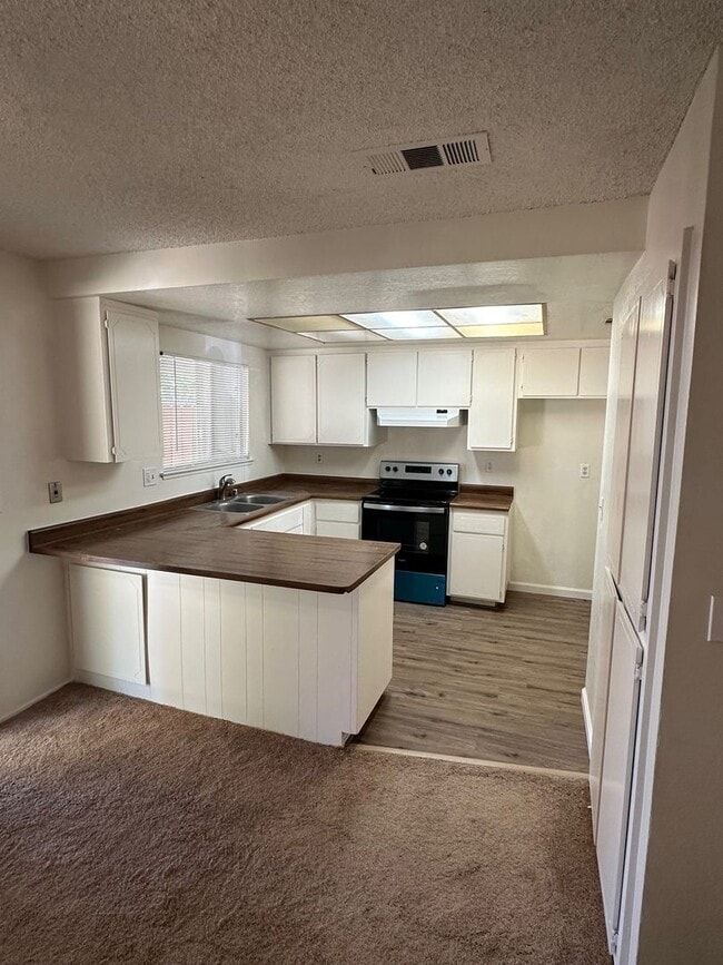 Photo - Duplex for RENT!