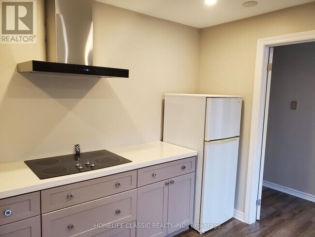 Photo - 318 Millwood Rd