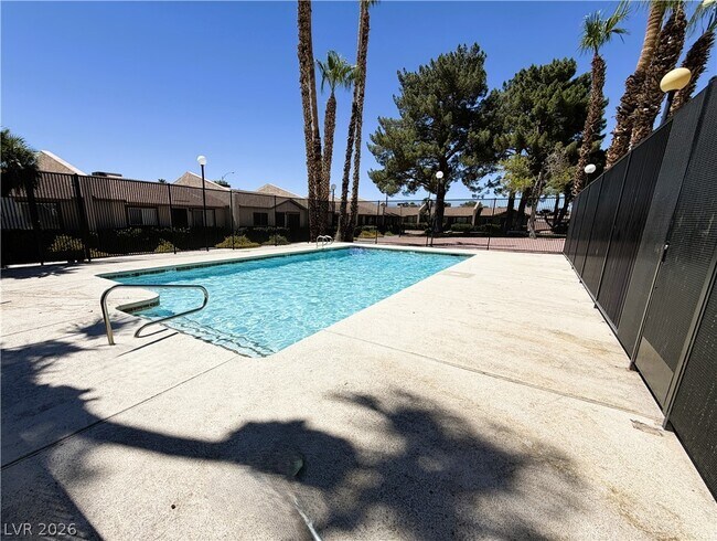 Photo - 328 N Linn Ln