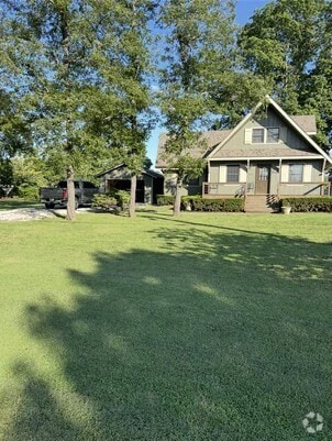 Building Photo - 230 Lakeshore Dr Rental