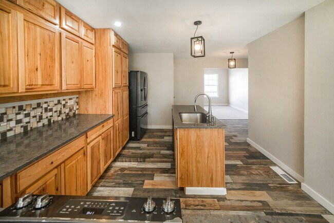 Photo - 250 Kendall Ln