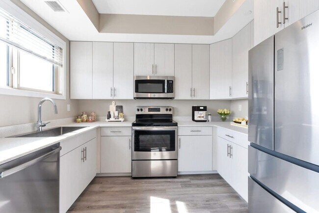 Photo - Parliament Rentals Unit 7670