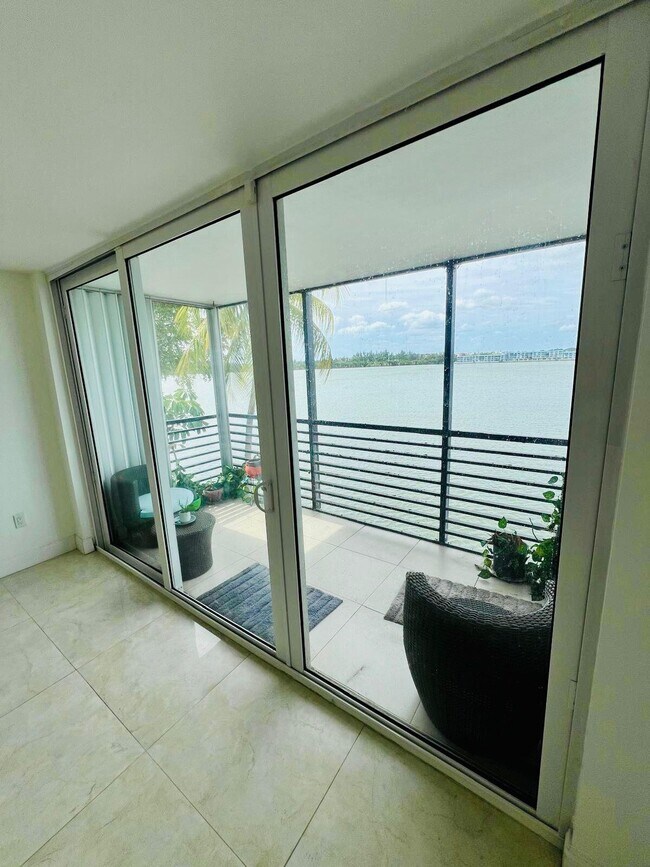 Photo - 1175 NE Miami Gardens Dr Unit 301
