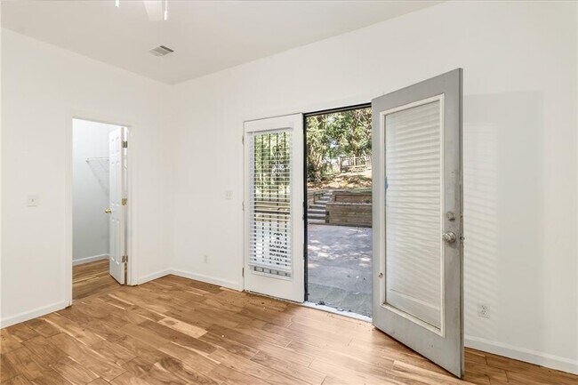 Photo - 717 Dill Ave SW