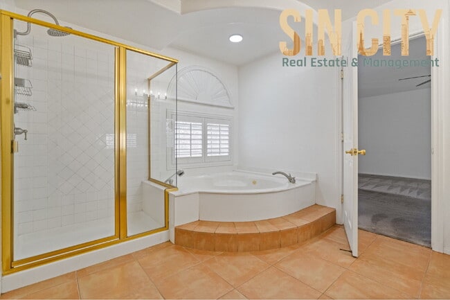 Photo - 497 Fiddlehead Ave