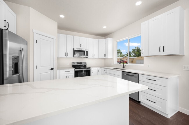 Photo - 317 W Ouray Ave Unidad B