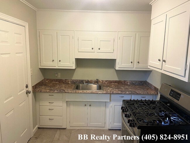 Photo - 3941 E 2nd St S