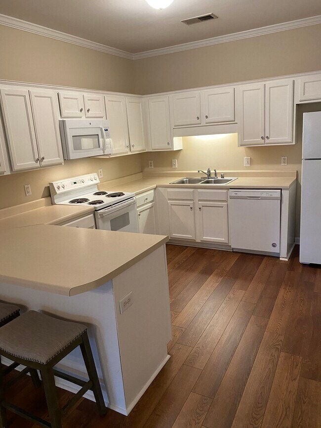 Kitchen - 1752 Savannah Park