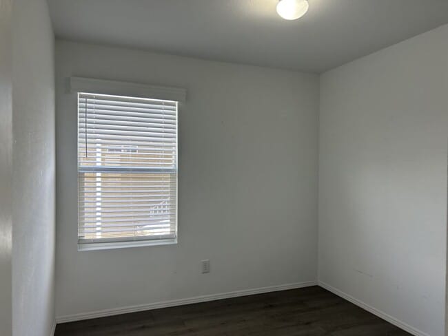 Photo - 1601 S Sandhill Rd