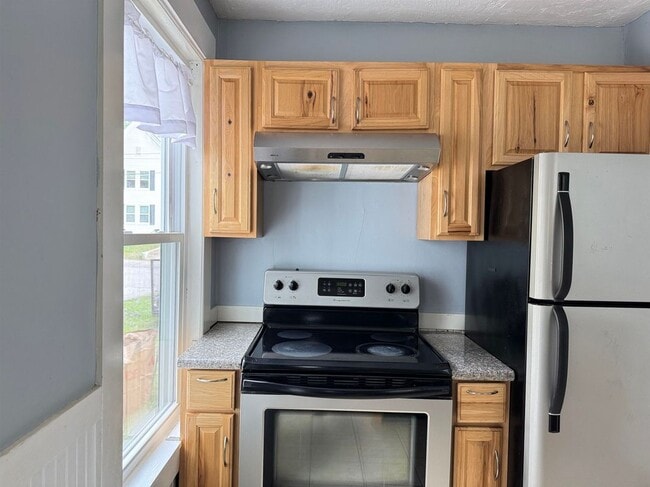 Photo - 64 Girard St
