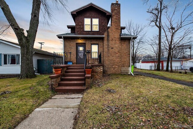 Photo - 39 E Brockton Ave