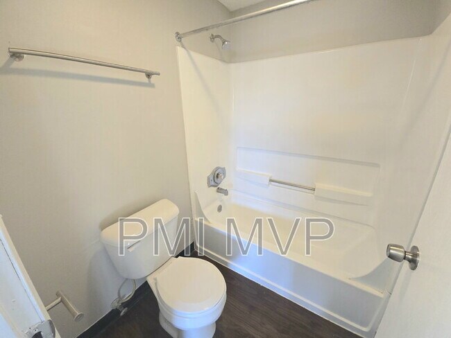 Photo - 2769 Wedge St