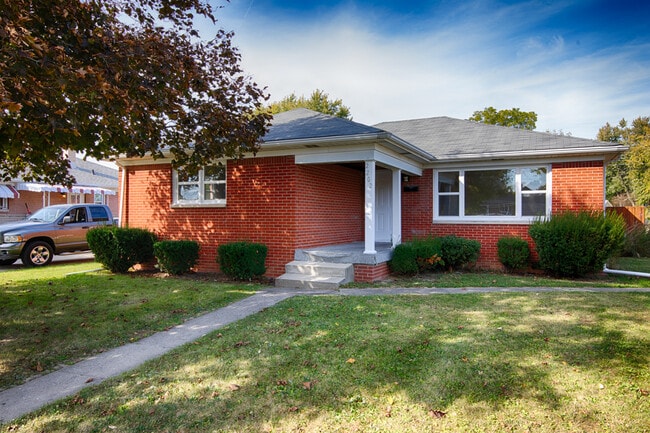 Building Photo - Main St Rental