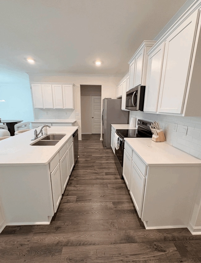 Photo - 280 Silvermoon Dr