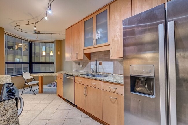 400 E Ohio St Unit 801