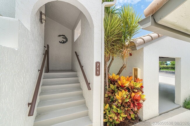 210 Captains Walk Unit 711