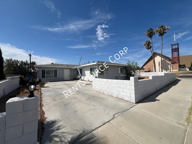 1200 Kelly Dr