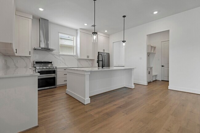 Photo - 1911 Drover Ln