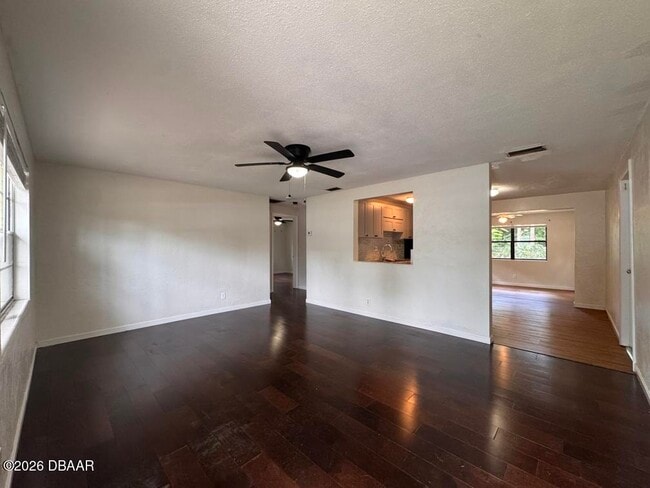 Photo - 535 Olive St