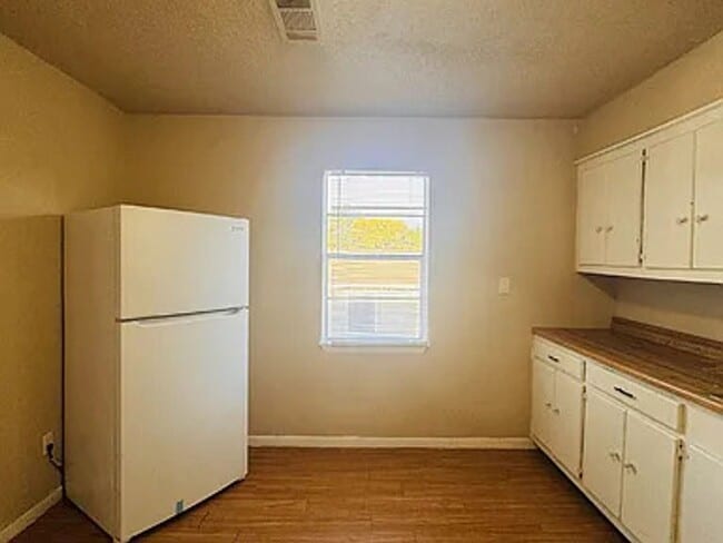 Photo - 4024 Howard St Unit 4024 Howard St B