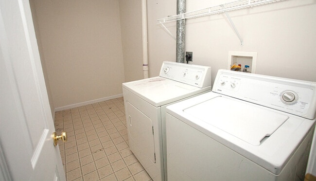 Photo - 1334 Devon Ln