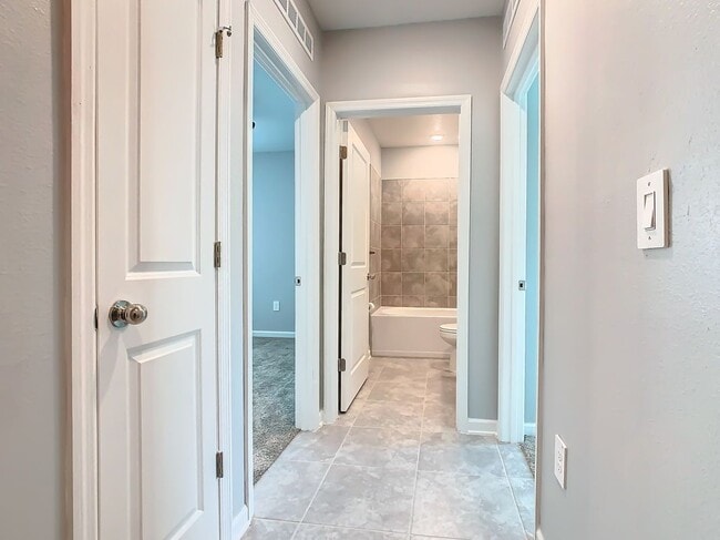 Photo - 1033 Holden Wy