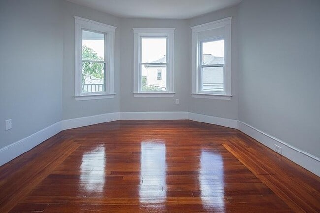 Photo - 8 Hinckley St Unit 2