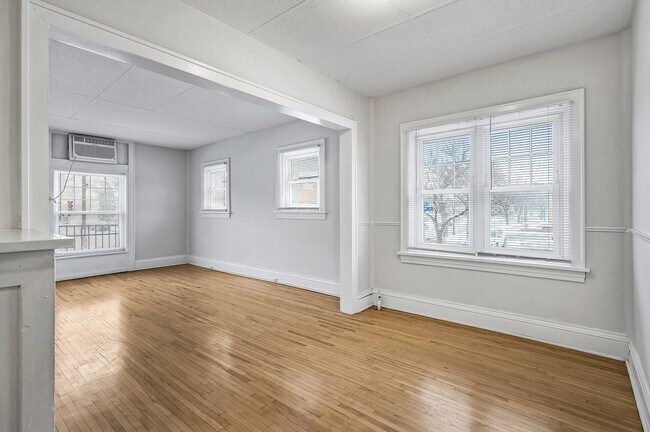 Living Room - Isles East