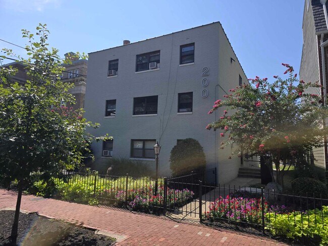 200 P ST NW