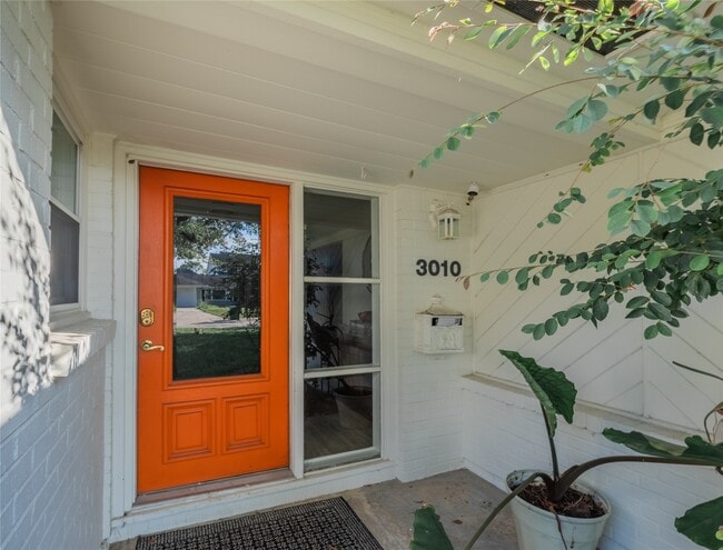 Photo - 3010 Conway St