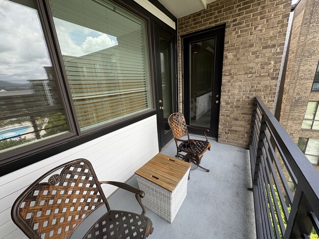 Photo - 200 Manufacturers Rd Unit 630