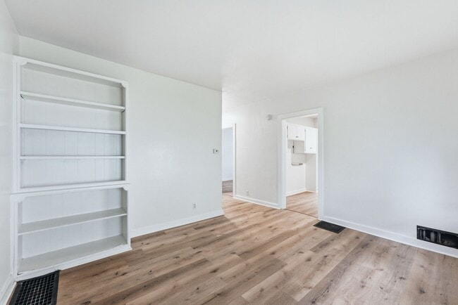 Photo - 1728 High St