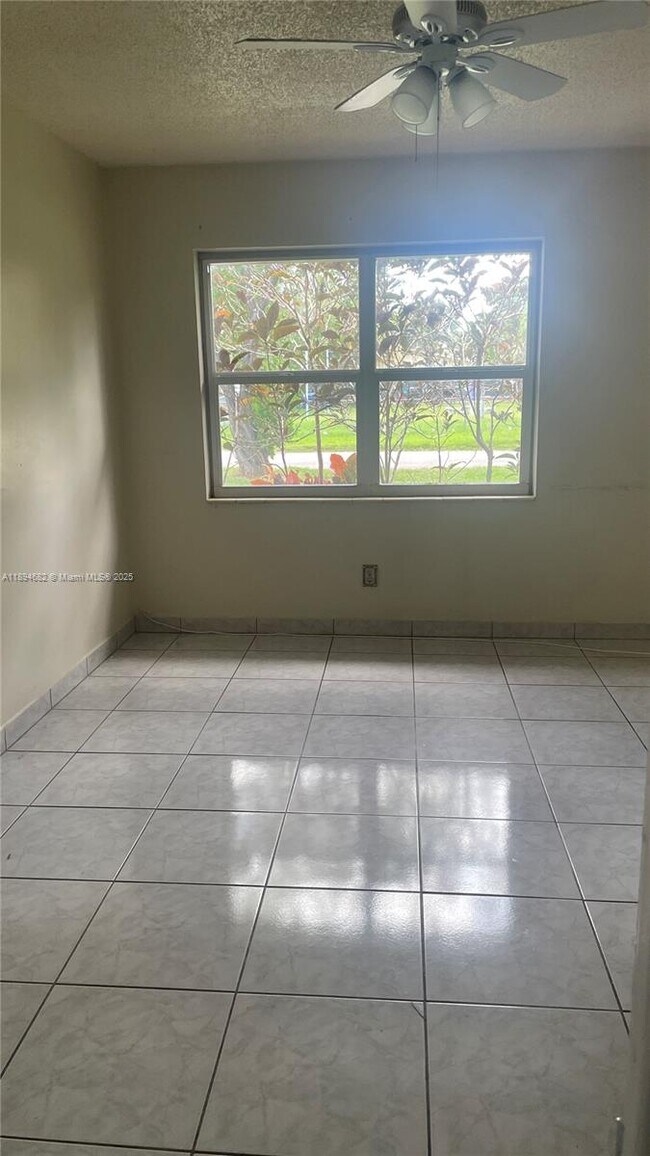 Photo - 1909 Mayo St Unit 1