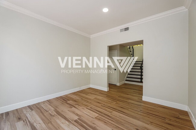 Photo - 340 Wyndgate Rd