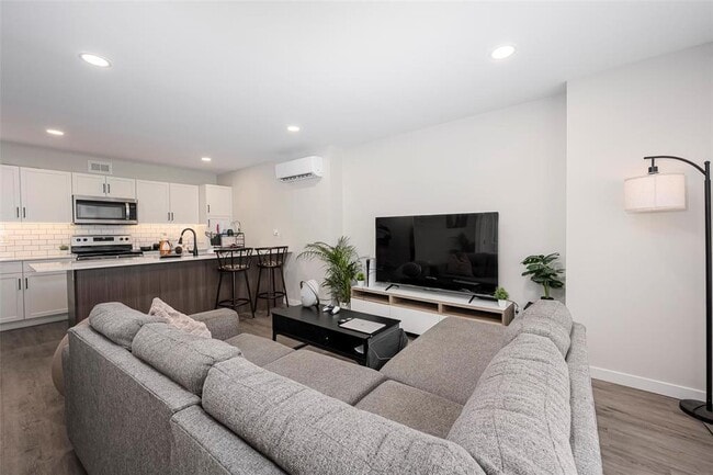 Building Photo - 54 Lennox Ave