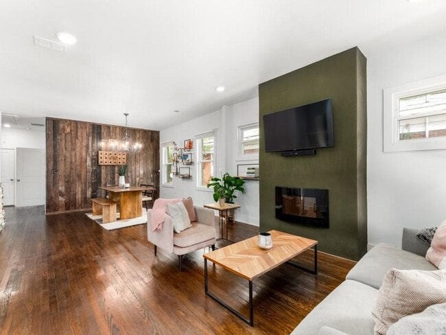 Photo - 1473 Beecher St SW