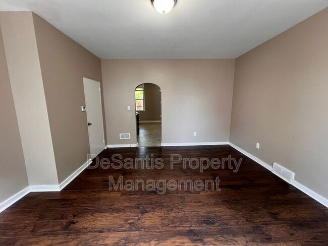 Photo - 1104 Brabec St