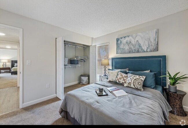 Building Photo - 15775 Miami Lakeway N Rental