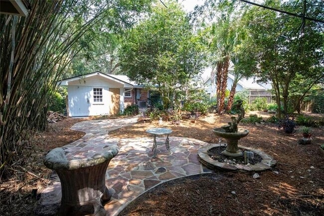 Photo - 620 Demere Way