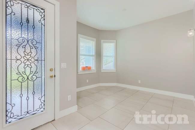 Photo - 105 E Broad St