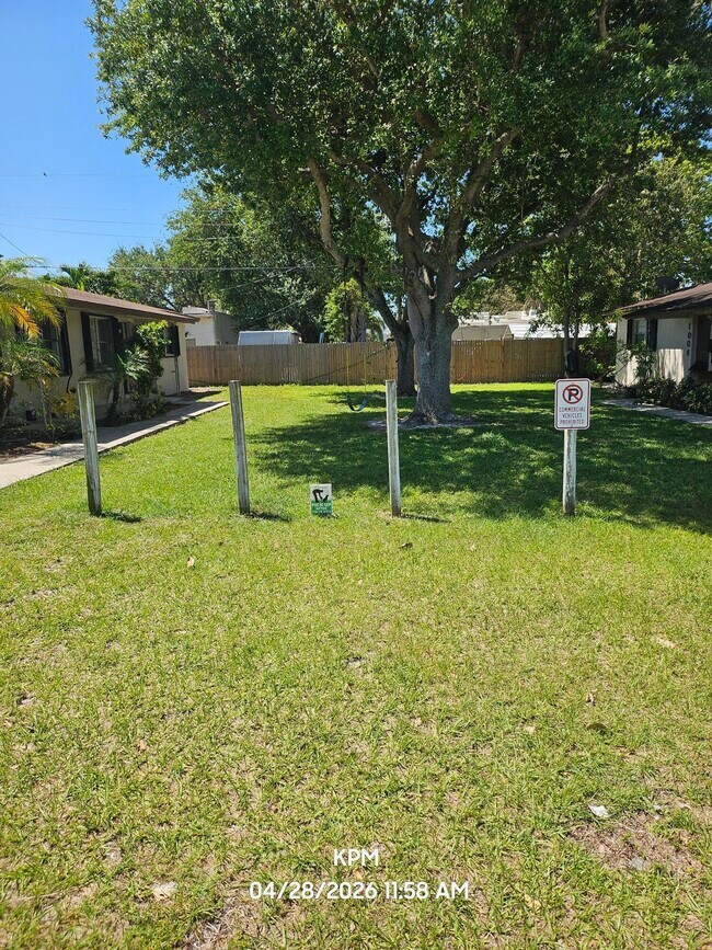 Photo - 1002 McIntosh St