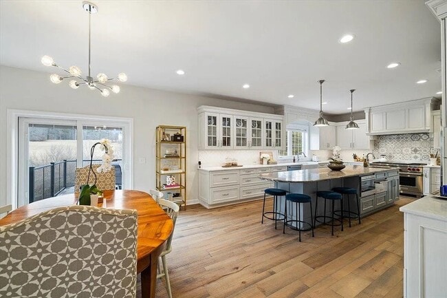 Photo - 840 Jefferson Cir