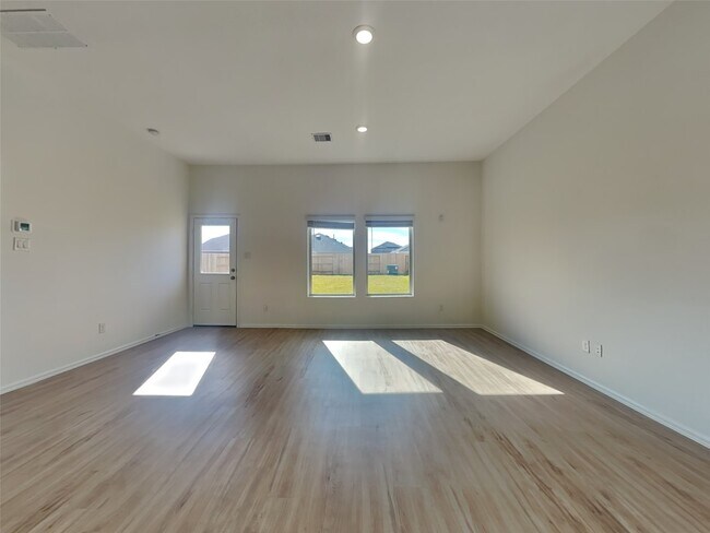 Photo - 27019 Breakaway Ln