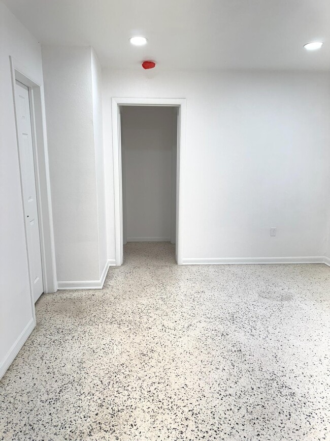 Photo - 225 SW 2nd St