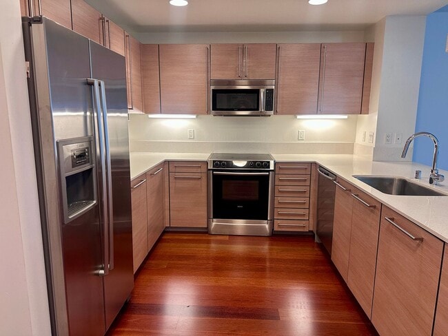 Building Photo - Modern 1 Bedroom Condo in SOMA! Unit 909